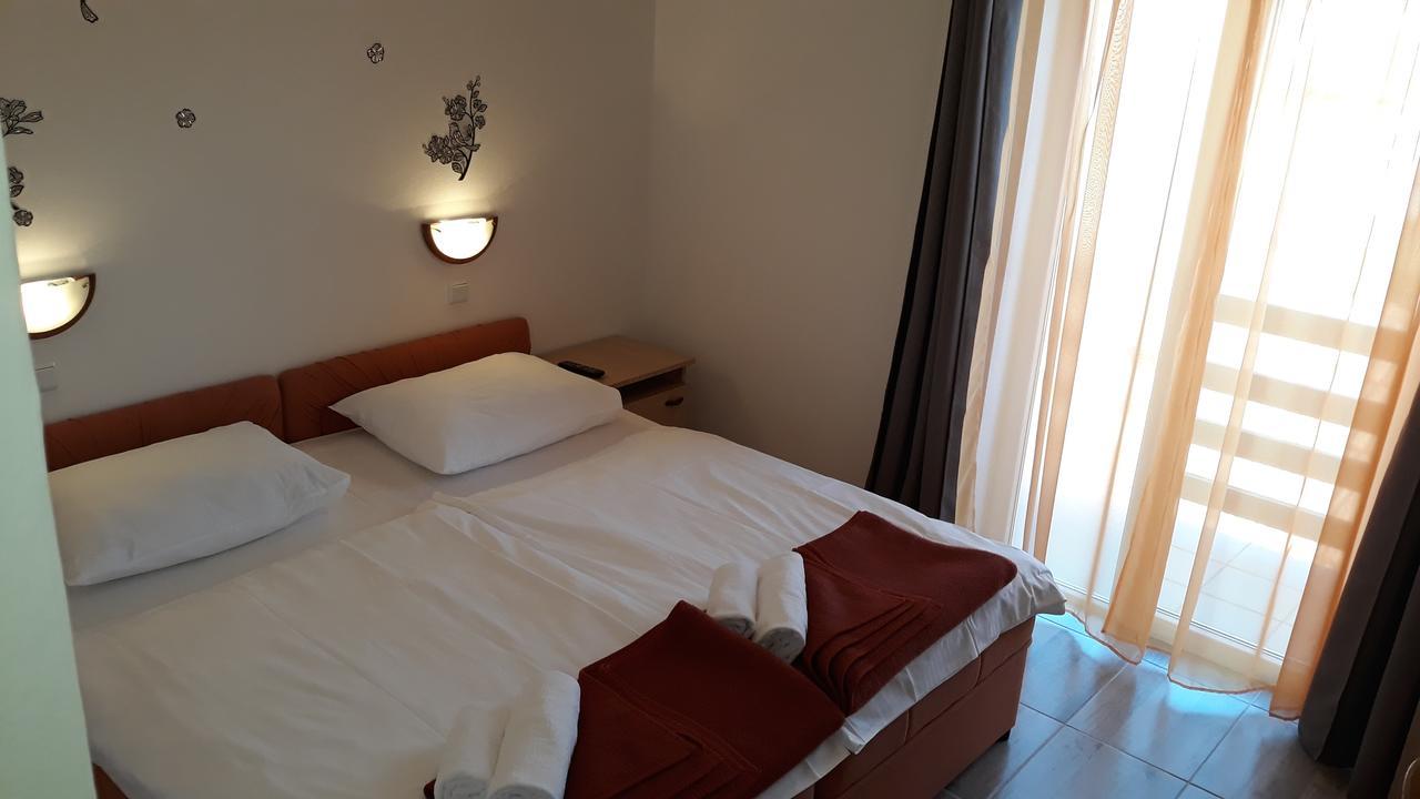 Bed and Breakfast Pansion Maria Zadar Exterior foto